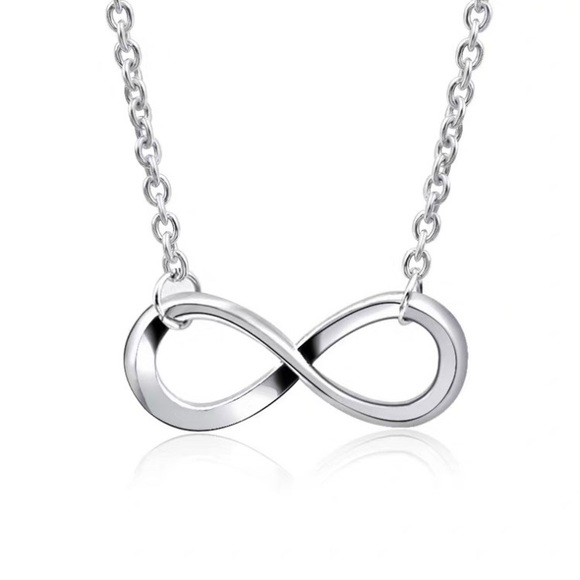Jewelry - ❣️$25/3❣️ Unlimited Silver Pendant Necklace